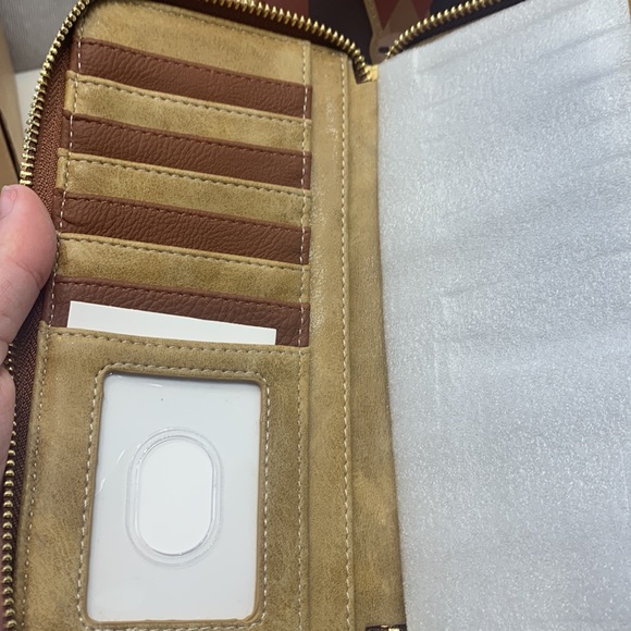 Mandalorian Star Wars loungefly backpack - Picture 4 of 13